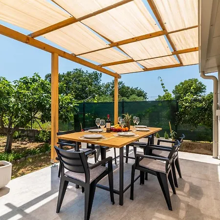House Kristina With Jacuzzi Pool Only For * Kastel Novi