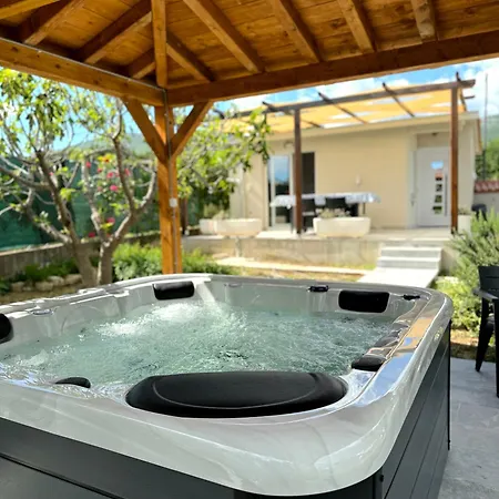 House Kristina With Jacuzzi Pool Only For Holiday home